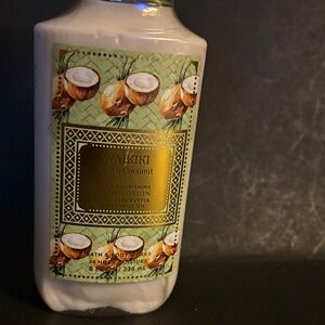Waikiki Beach Coconut Body Lotion - Green and White